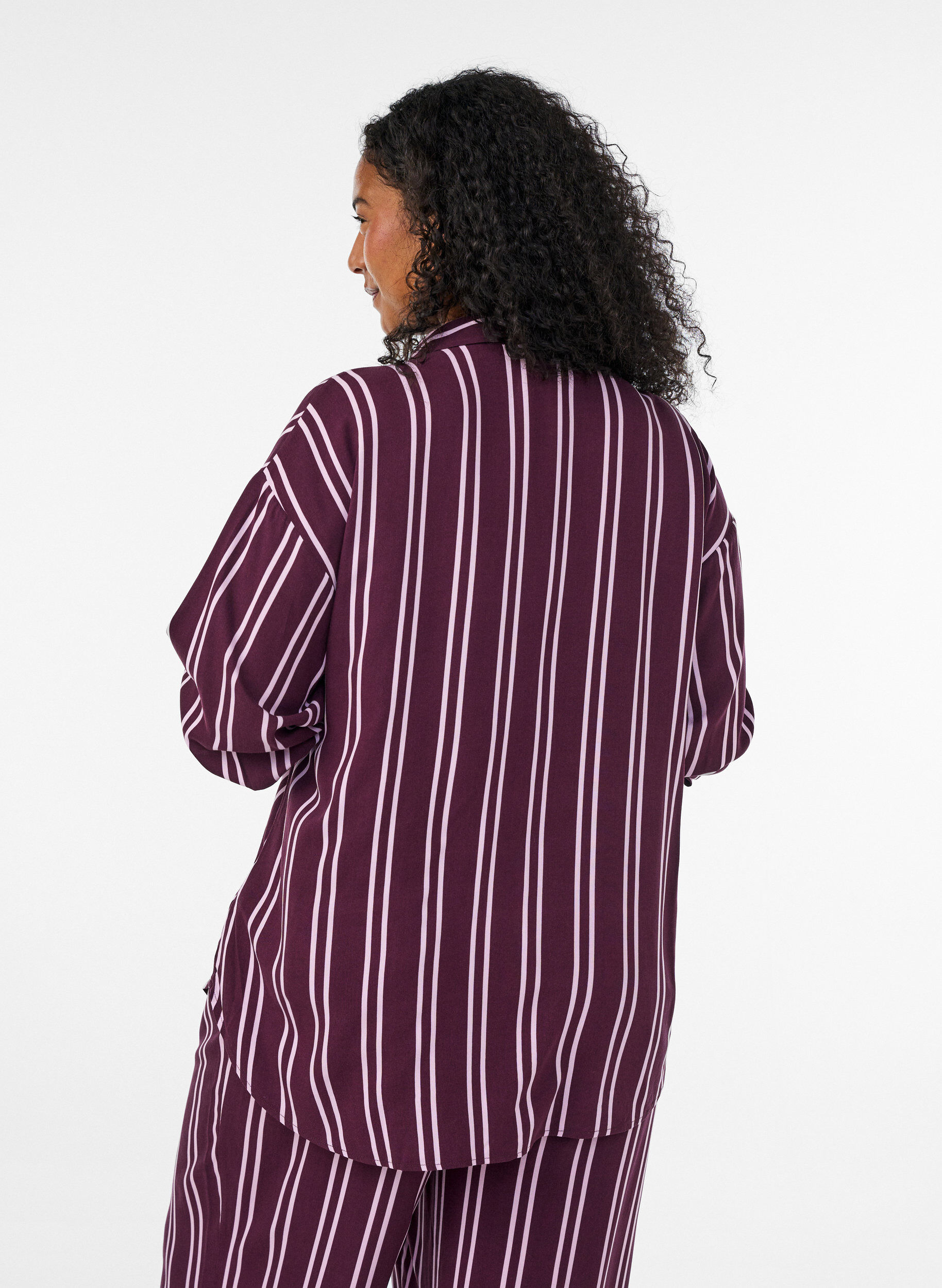ZizziRandig nattskjorta, M&ouml;rk Bordeaux, Model image number 2