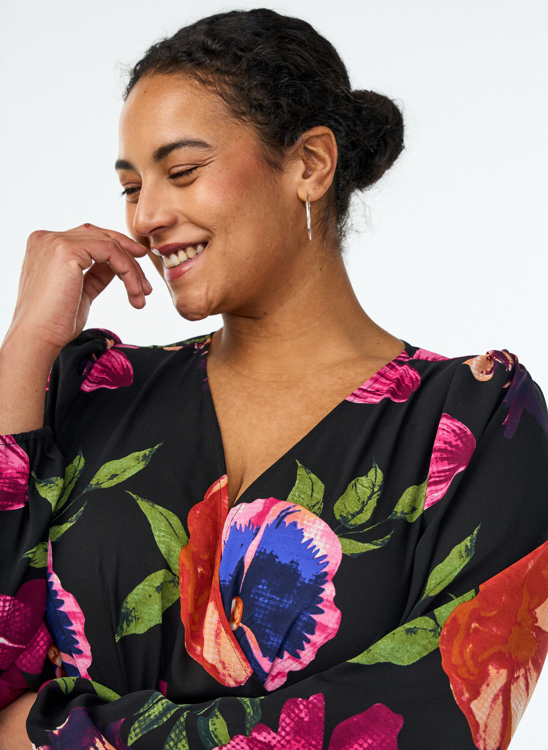 ZizziMaxikl&auml;nning med omlottringning och l&aring;nga &auml;rmar, Svart, Model image number 2