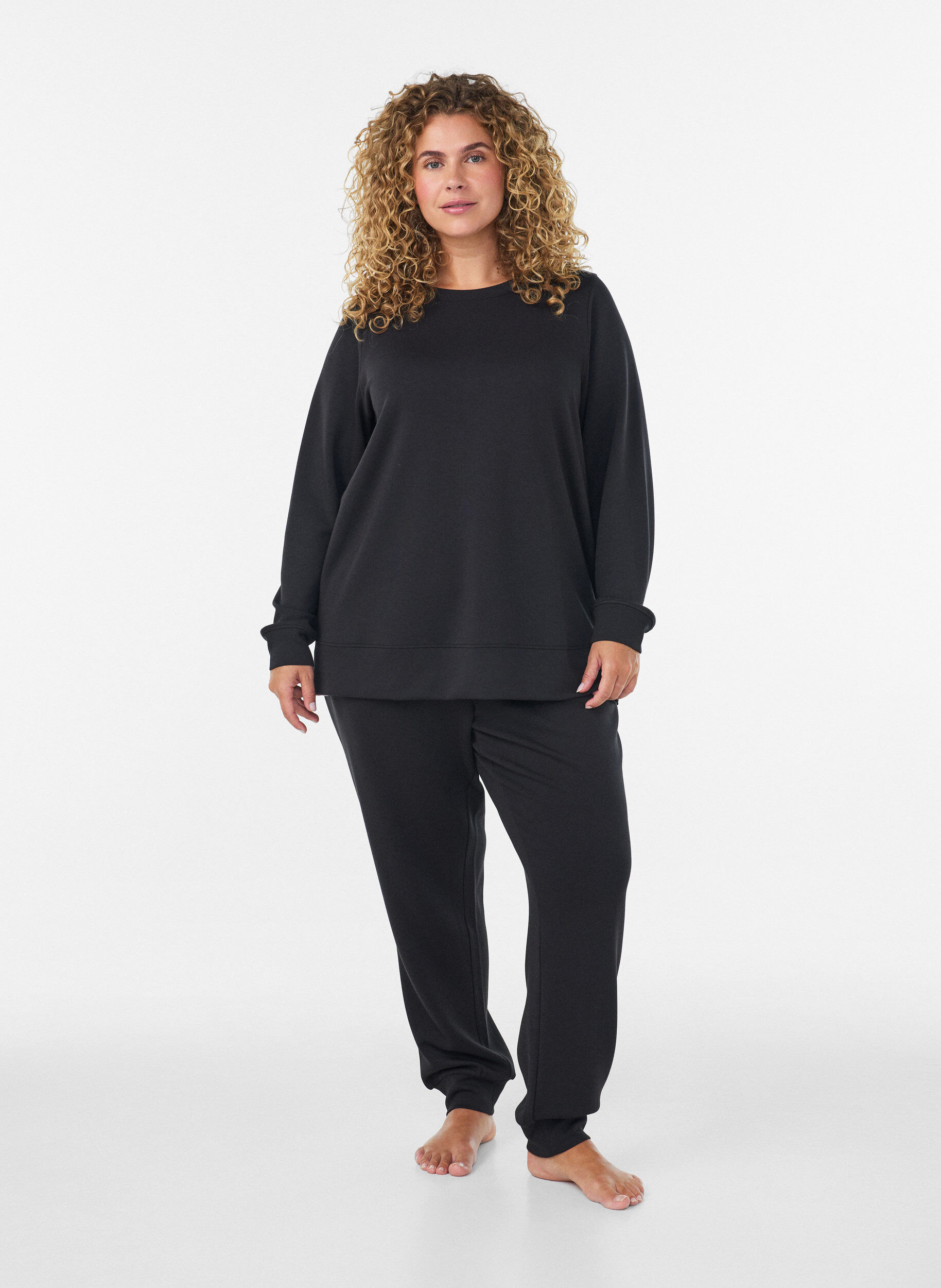 ZizziL&aring;ng&auml;rmad blus i jersey med rund hals, Svart, Model image number 1