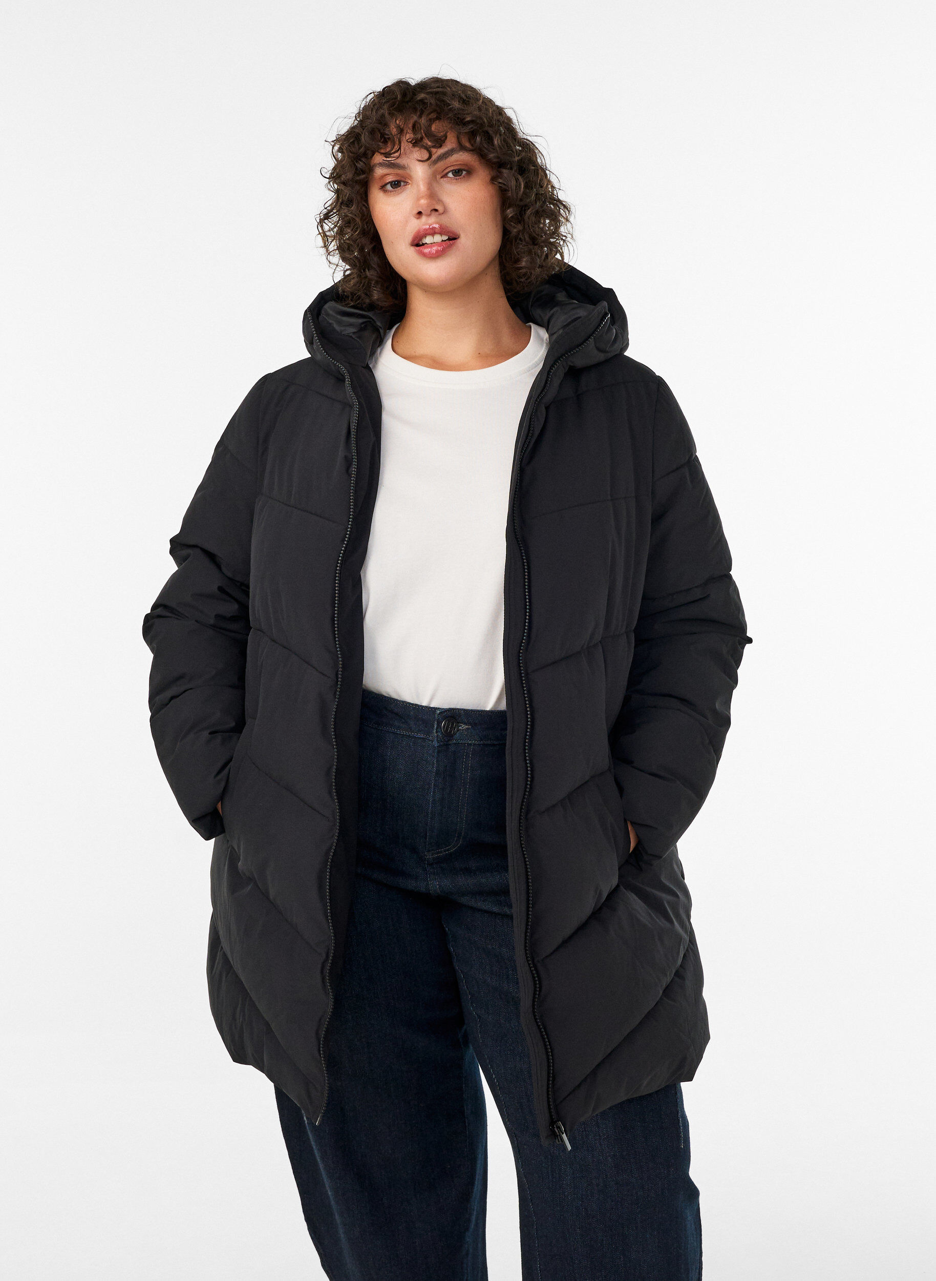 ZizziHalvl&aring;ng pufferjacka med huva, Svart, Model image number 0