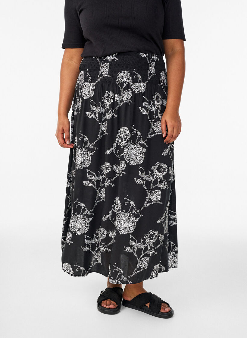 Maxikjol i viskos med smock, Svart, Model image number 2