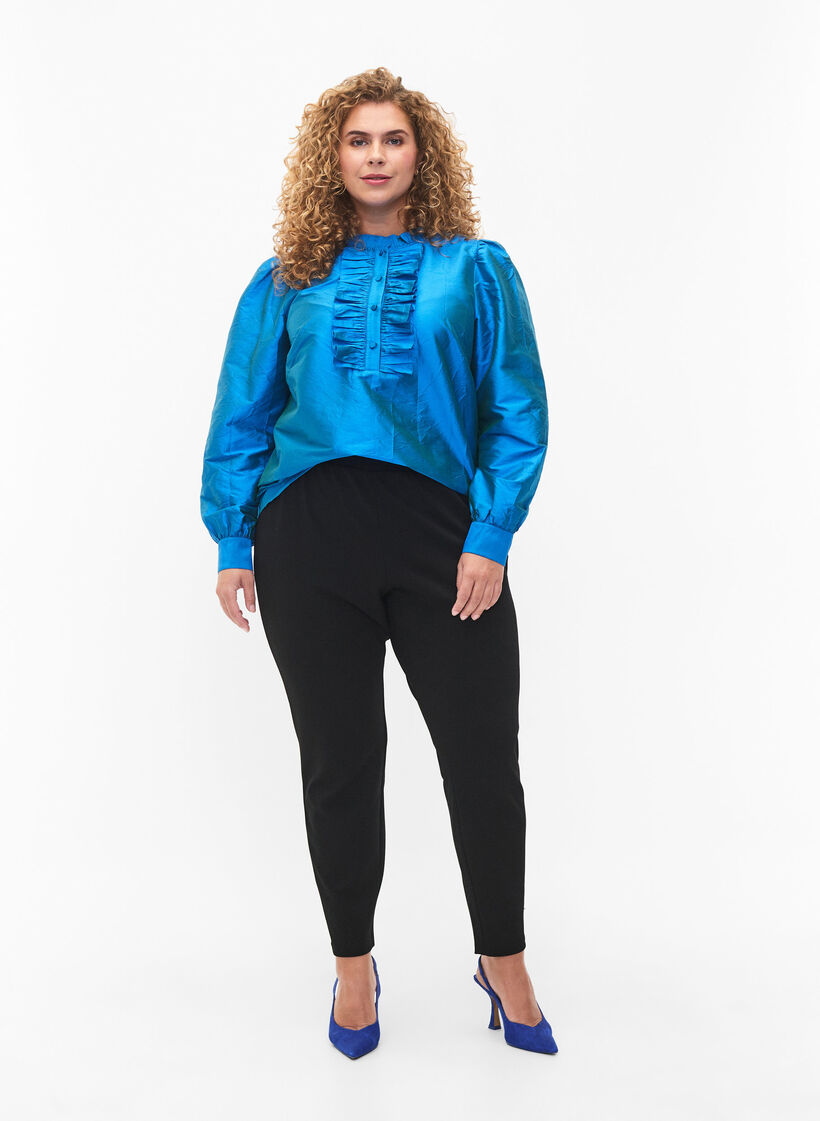 Glansig skjortblus med volanger, Diva Blue, Model image number 2