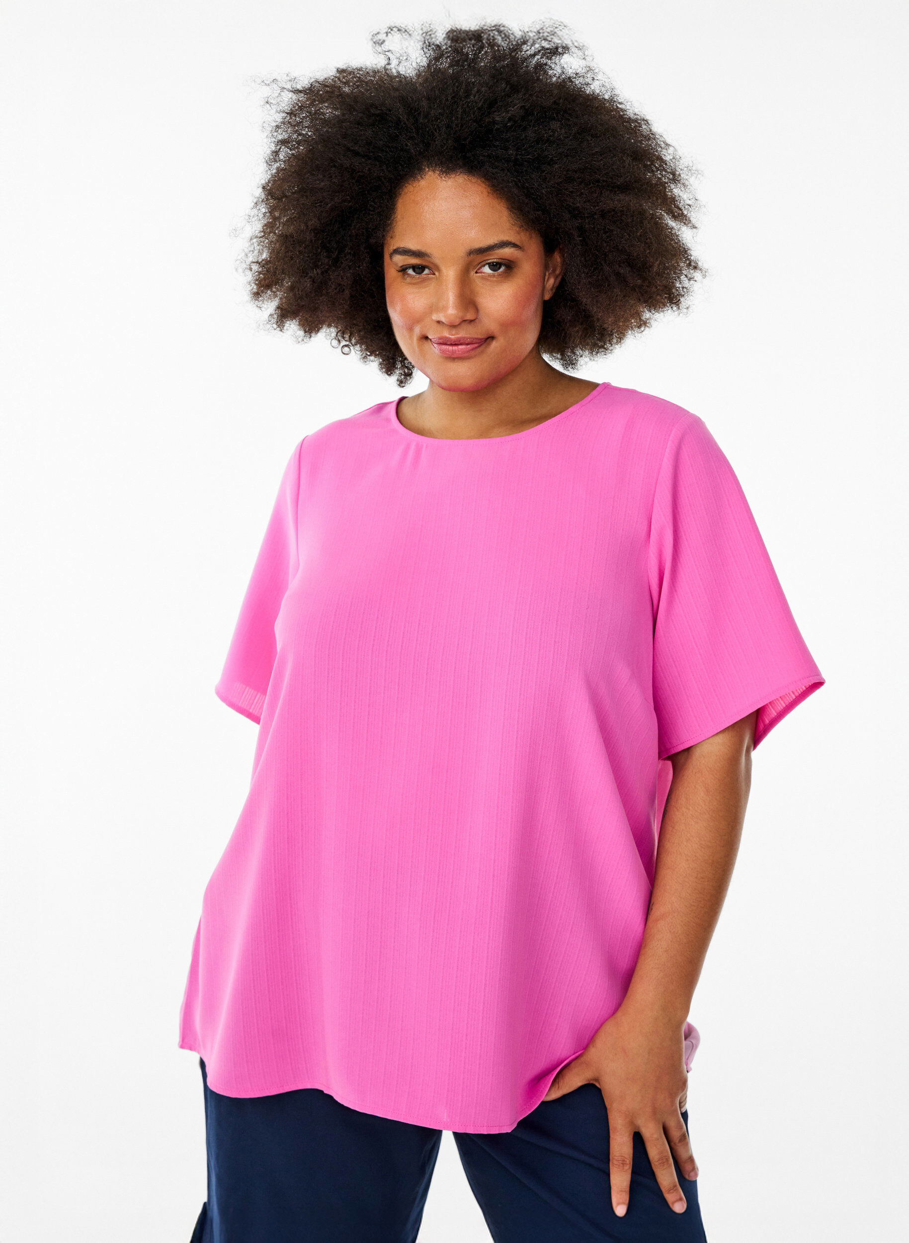 Kort&auml;rmad blus med rund hals, Rosa, Model
