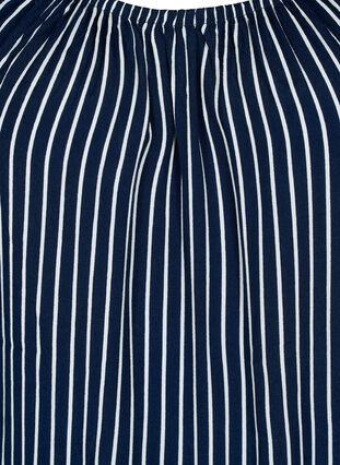 Randig blus i viskos med korta ärmar, Navy B./White Stripe, Packshot image number 2