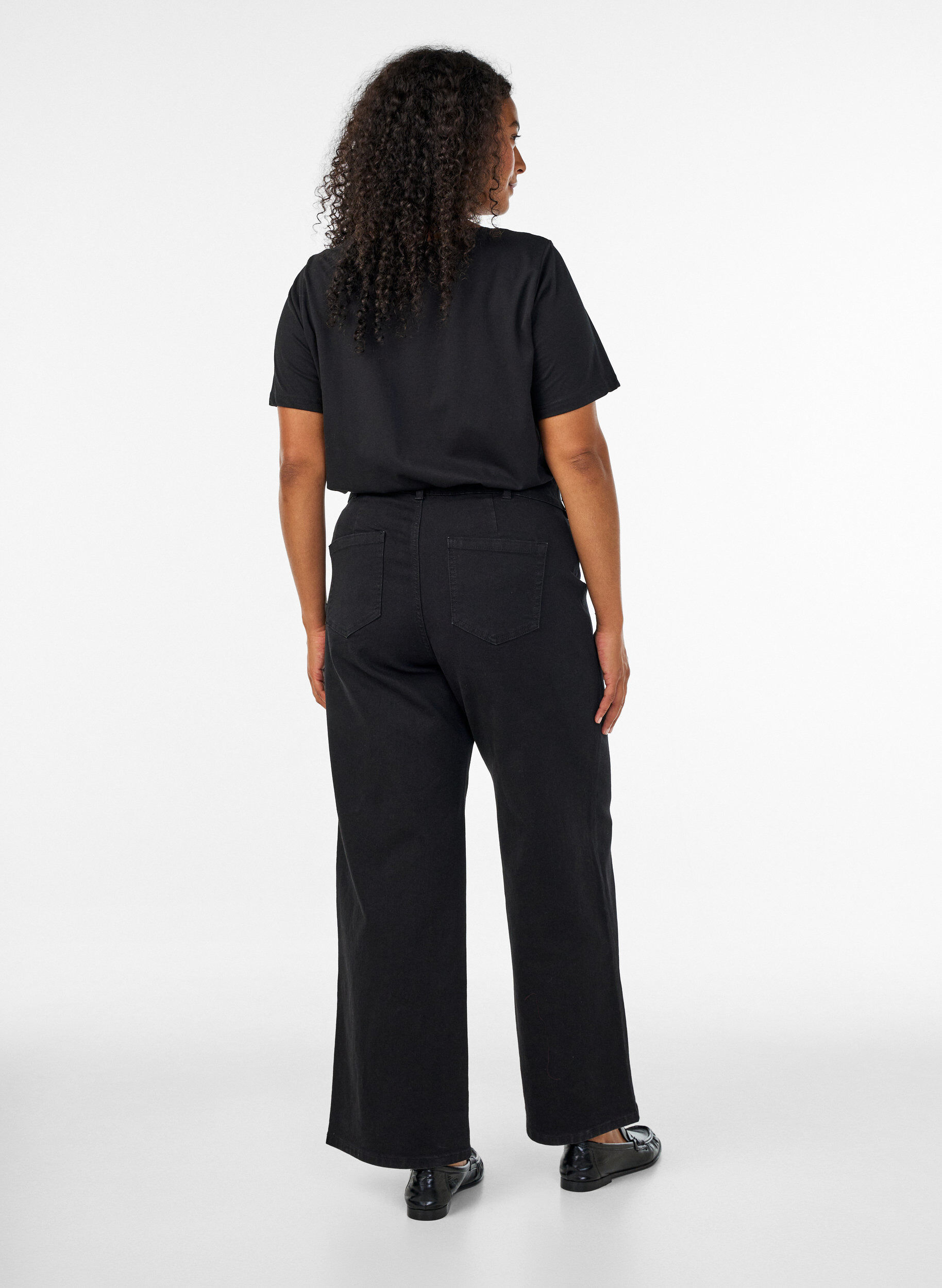 ZizziVida jeans, Svart, Model image number 1