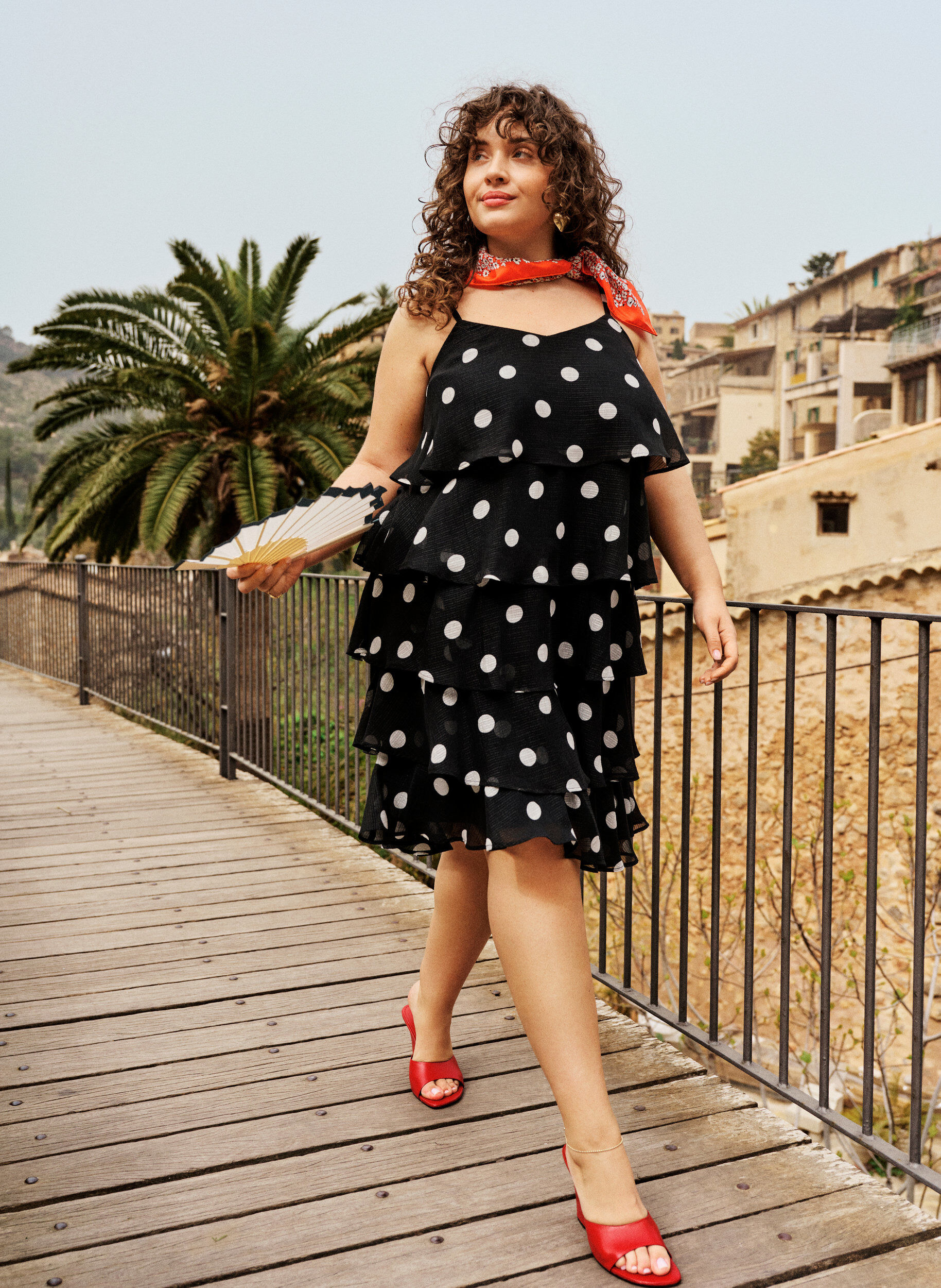 ZizziKl&auml;nning i lager med volanger och spaghettiband, Svart, Image image number 0