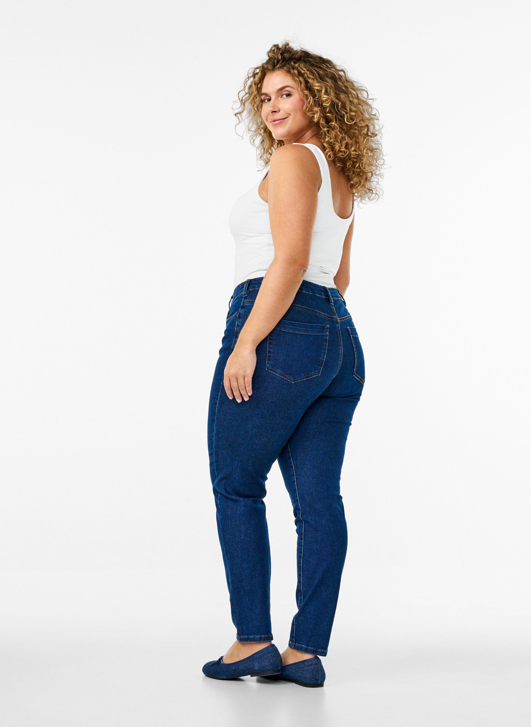 Zizzi Emily-jeans med smal passform och normal midja, Bl&aring;, Model image number 1
