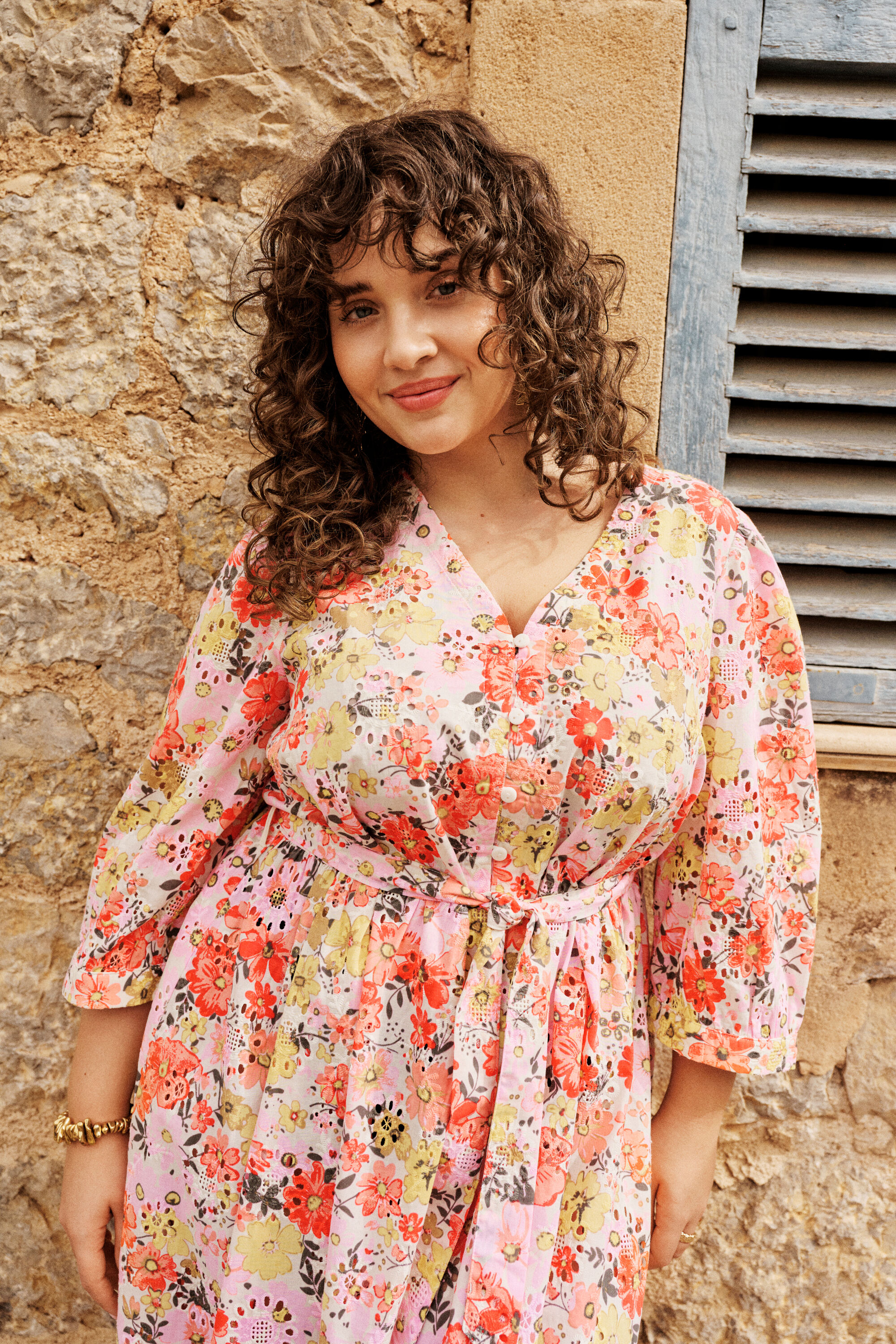 ZizziRomantisk blommig dr&ouml;m i pastellf&auml;rger, , Model