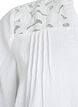 Blus i bomullsmuslin med broderade detaljer, Vit, Packshot image number 3
