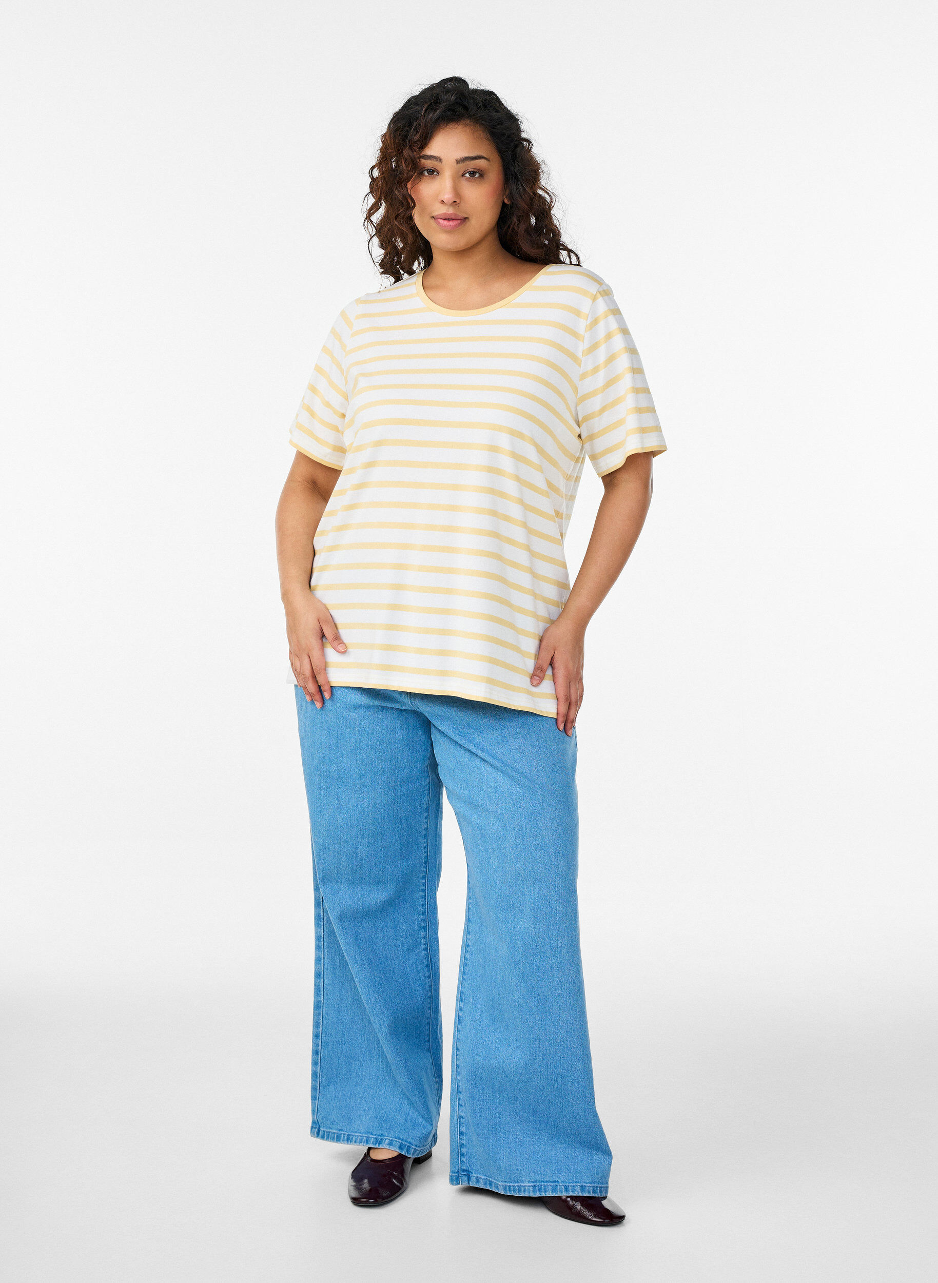 Zizzi Randig T-shirt i ekologisk bomull, Gul, Model image number 1