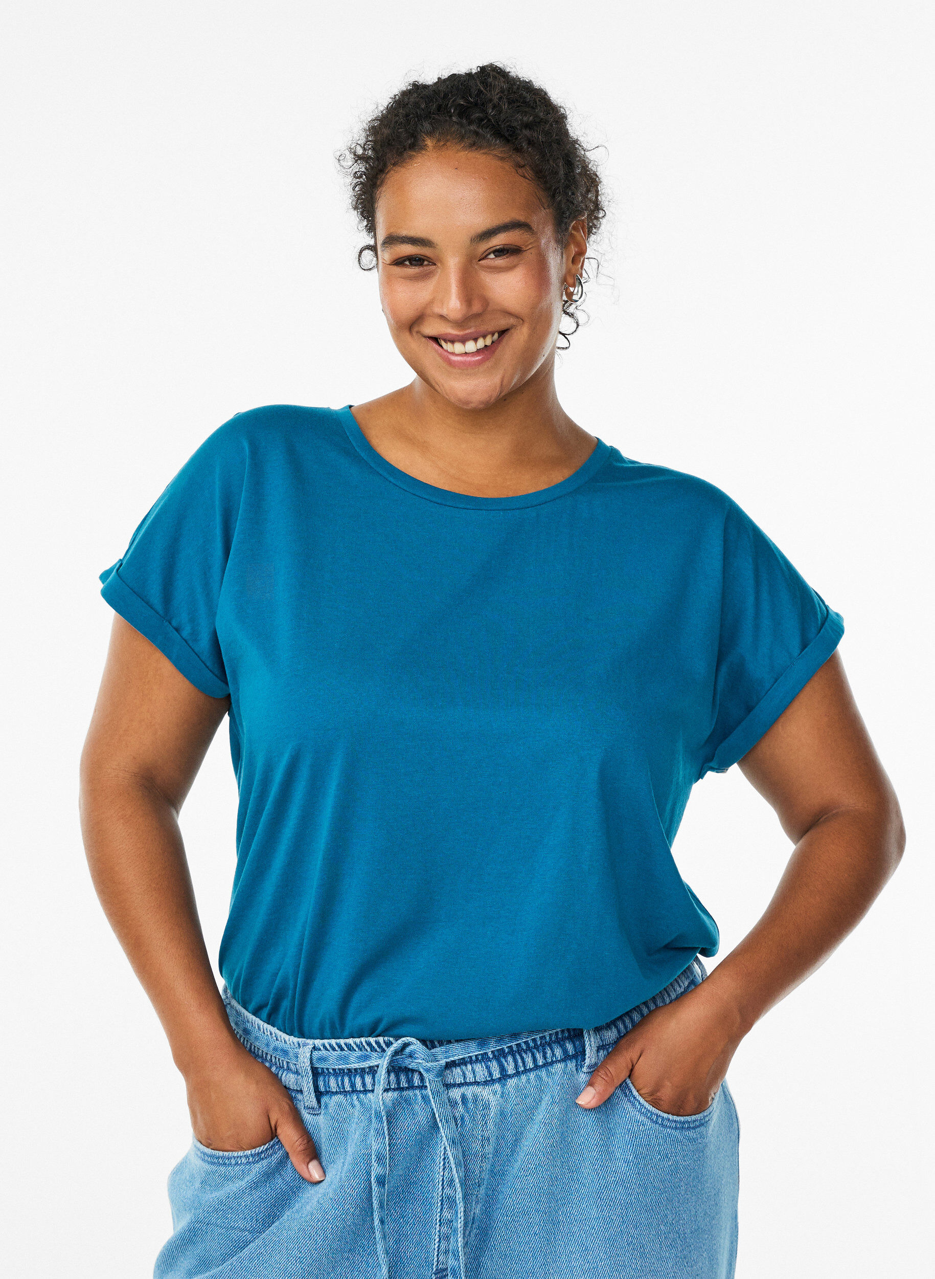 Kort&auml;rmad t-shirt i bomullsmix, Bl&aring;, Model