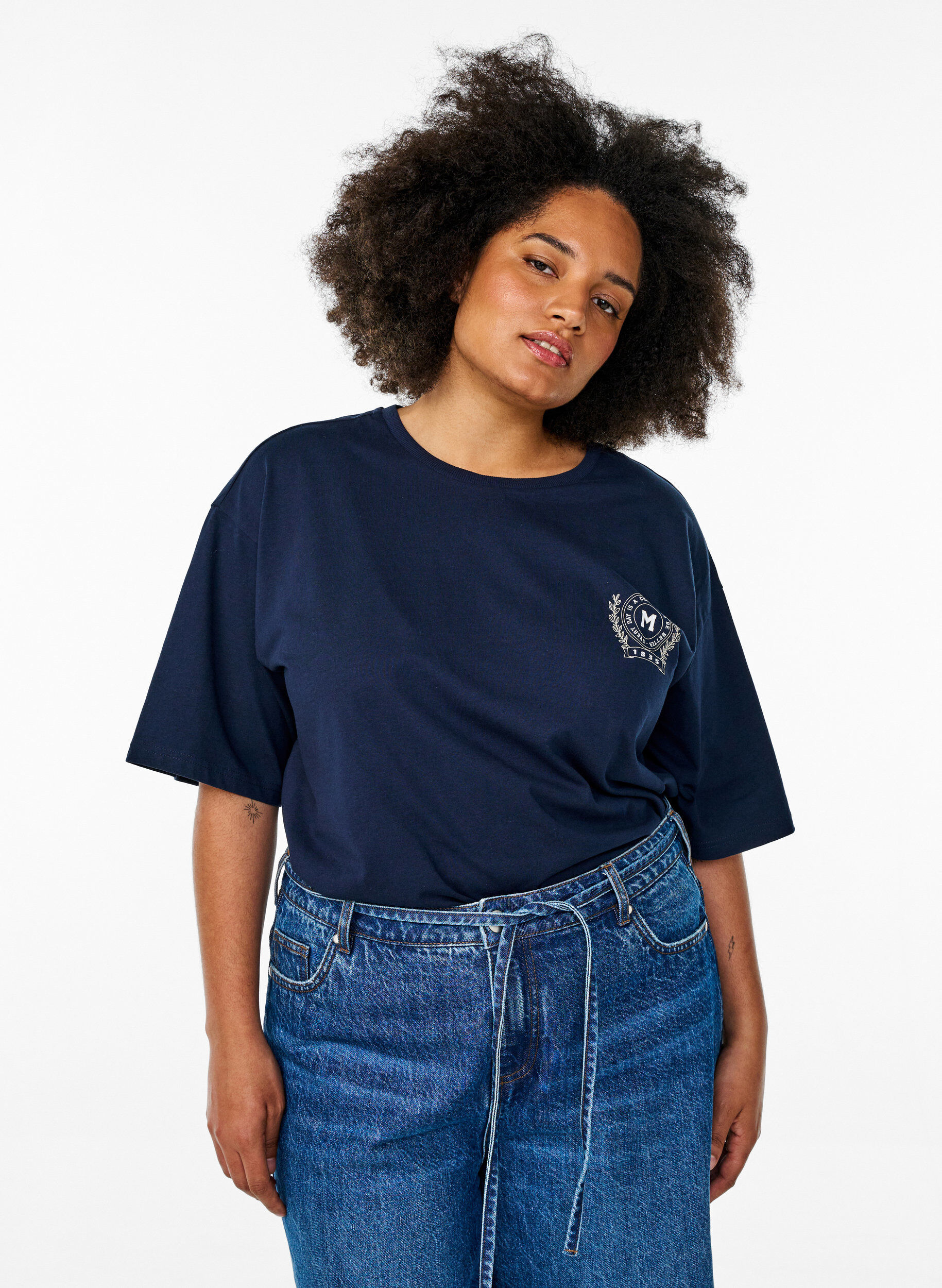 Zizzi Oversized T-shirt med tryck p&aring; ryggen, Bl&aring;, Model image number 0