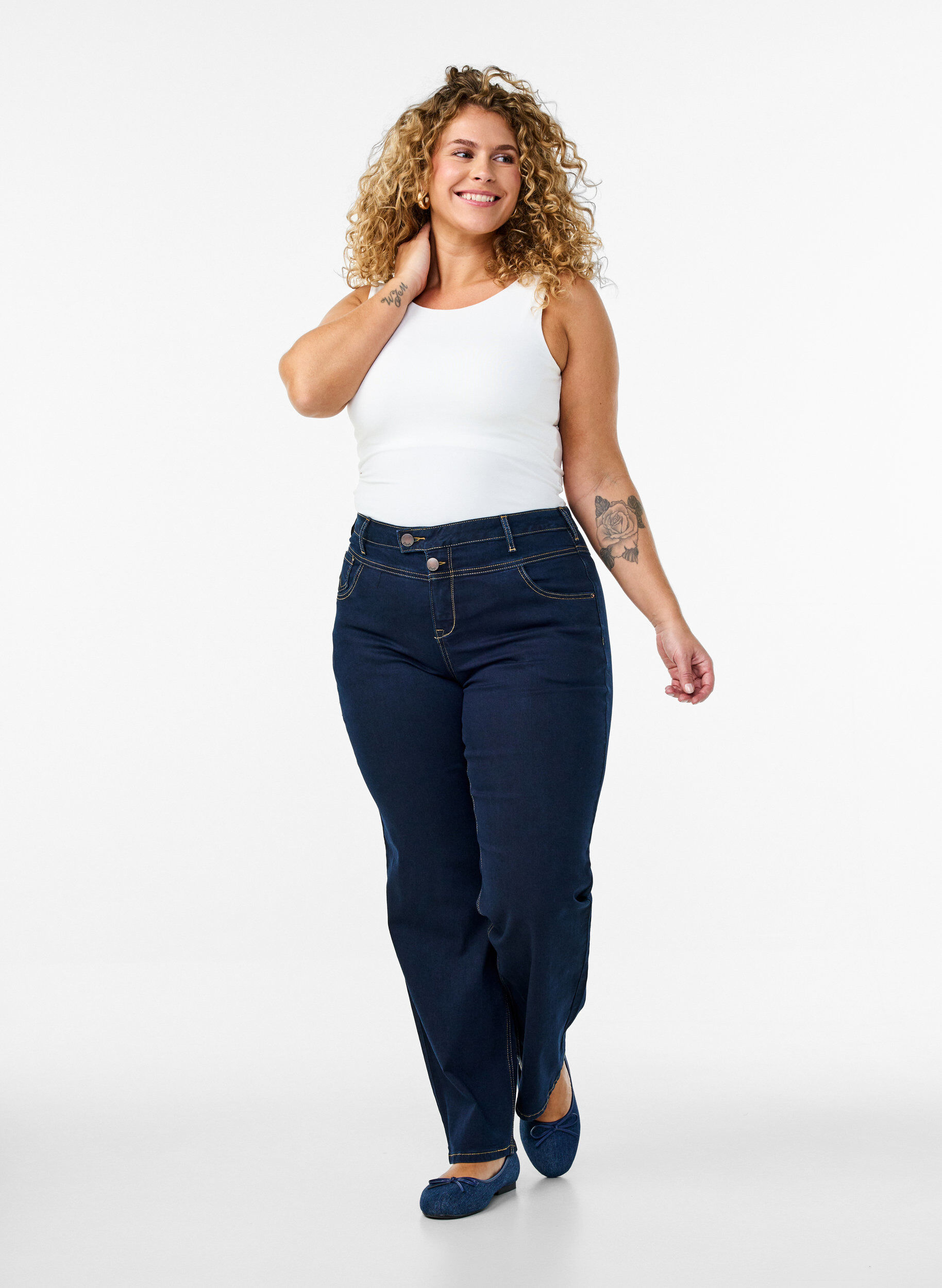 Gemma-jeans med normal passform och h&ouml;g midja, Bl&aring;, Model