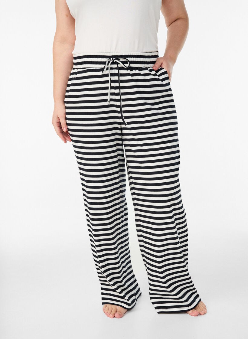 Randiga pyjamasbyxor med h&ouml;g midja och vida ben, Svart, Model image number 2