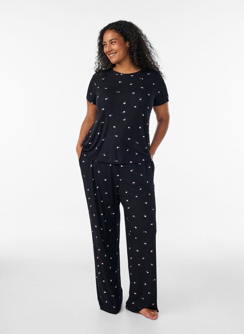 Pyjamastopp med blommigt m&ouml;nster och ribbad struktur, Svart, Model image number 1
