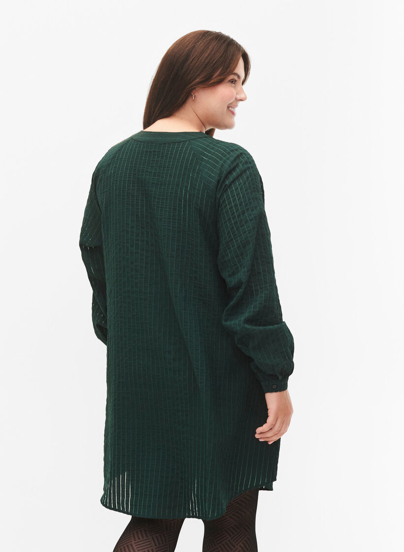 Lång skjorta i viskos med randigt mönster, Scarab, Model image number 1