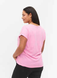 Kortärmad t-shirt i bomullsmix, Rosebloom, Model