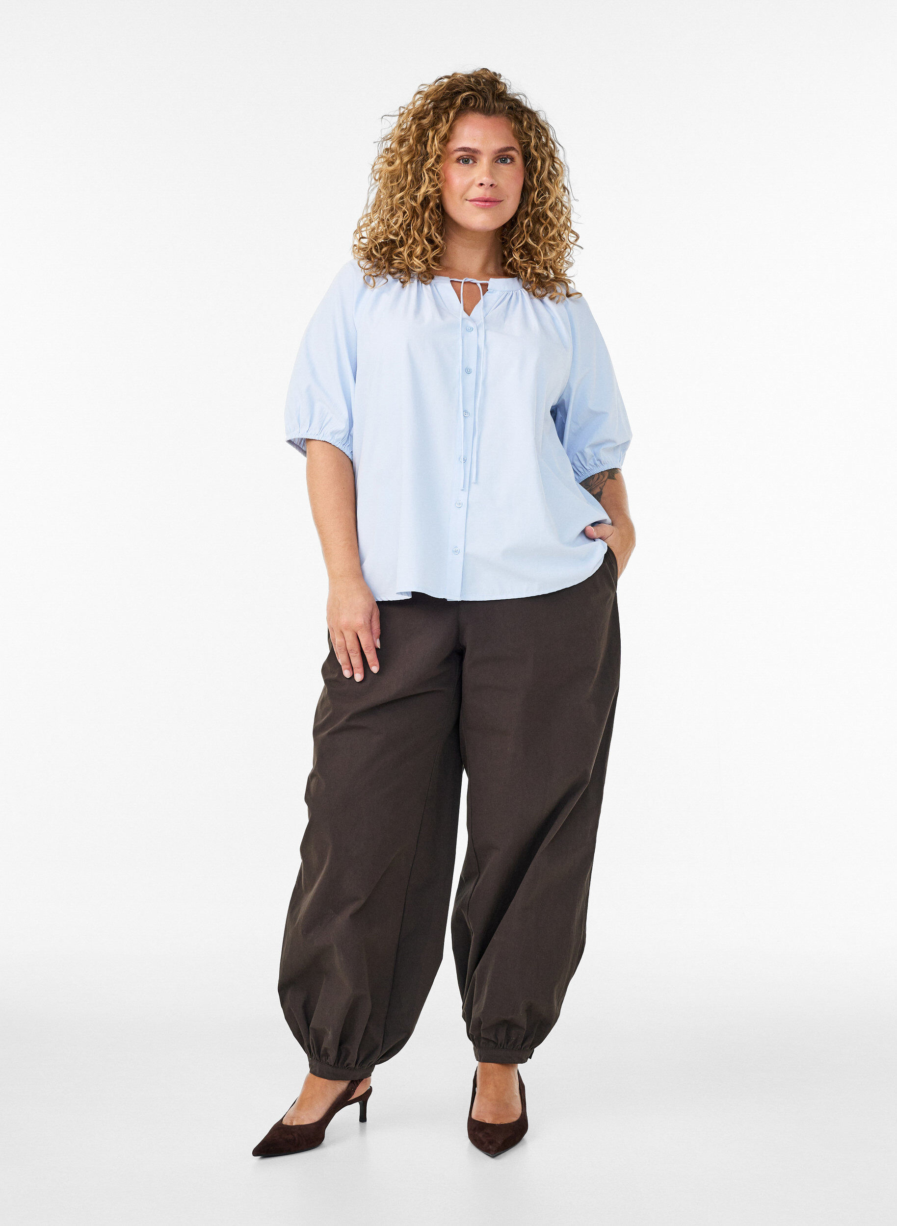 ZizziSkjortblus med kn&auml;ppning och knytsk&auml;rp, Bl&aring;, Model image number 1