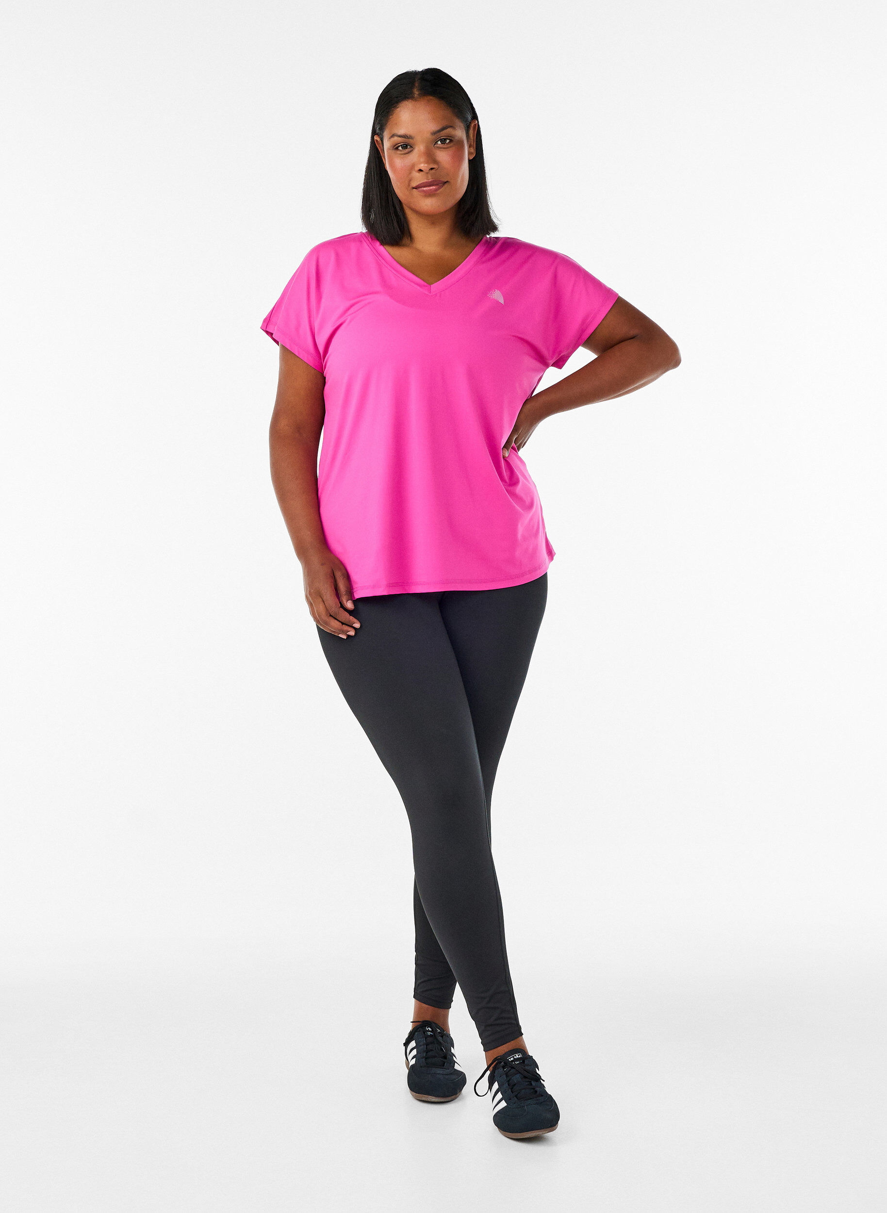 ZizziTr&auml;nings t-shirt med v-ringning och l&ouml;s passform, Rosa, Model image number 1