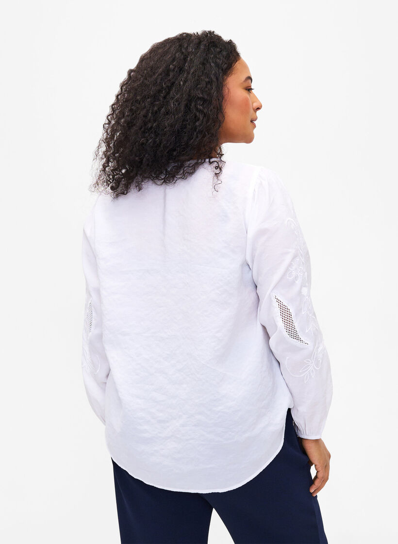 Blus i TENCEL™ Modal med broderidetaljer, Bright White, Model image number 1