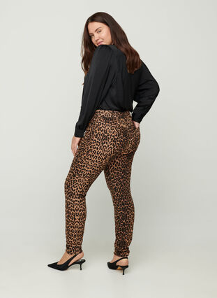 Mönstrade Amy Jeans, Leopard, Model image number 0