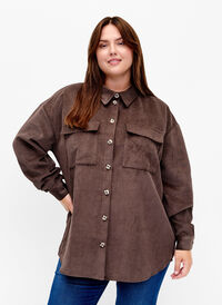 Långärmad sammetsskjorta med bröstfickor, Java, Model