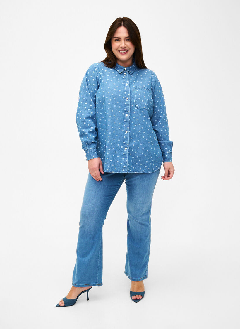 Blommig denimskjorta med bröstficka, Light Blue w.Flowers, Model image number 2