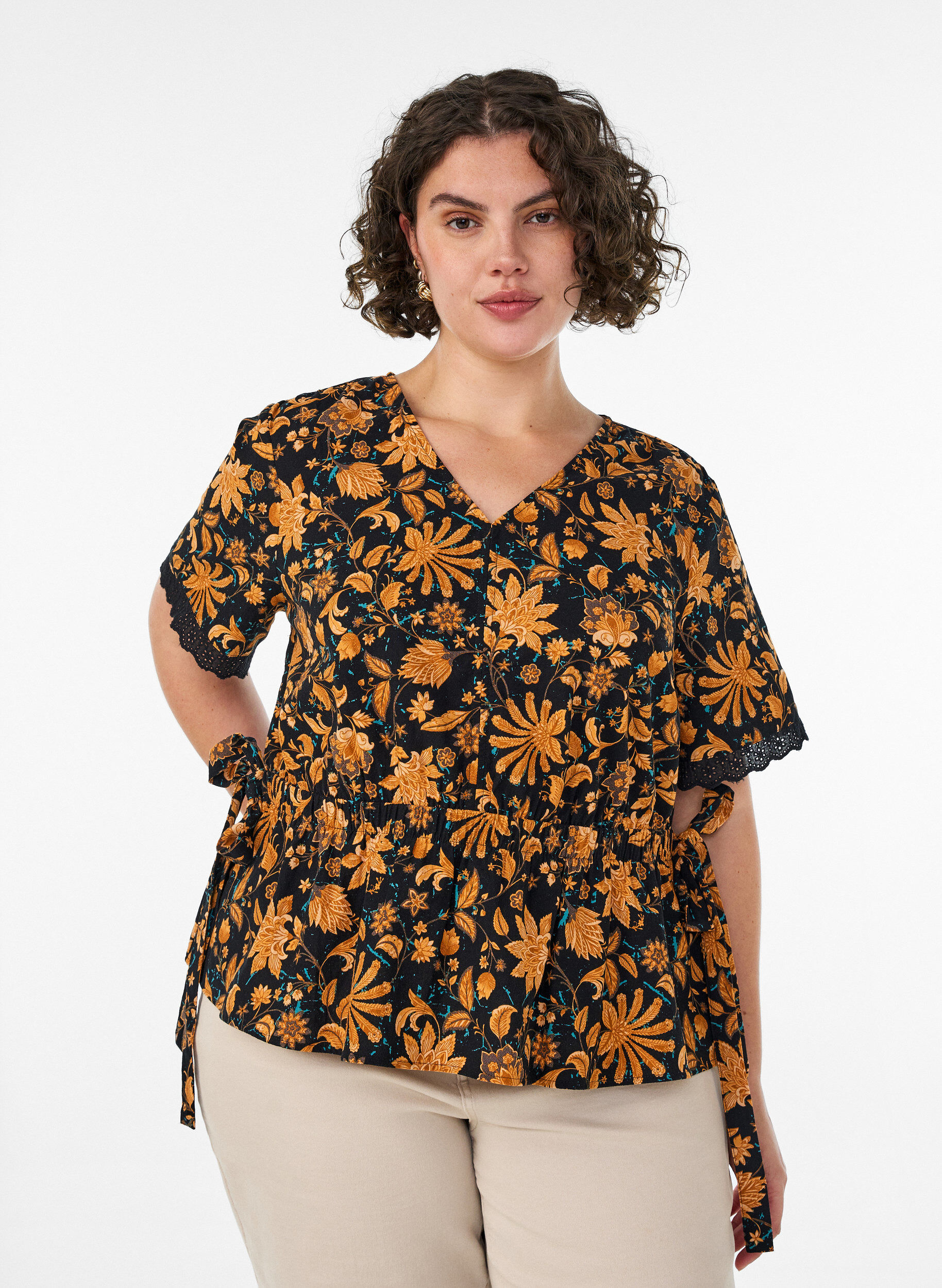 ZizziBlommig blus i bomull med knytning, Orange, Model image number 0