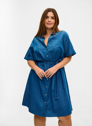 Jeansklänning i bomull med midjebälte, Medium Blue, Model image number 0