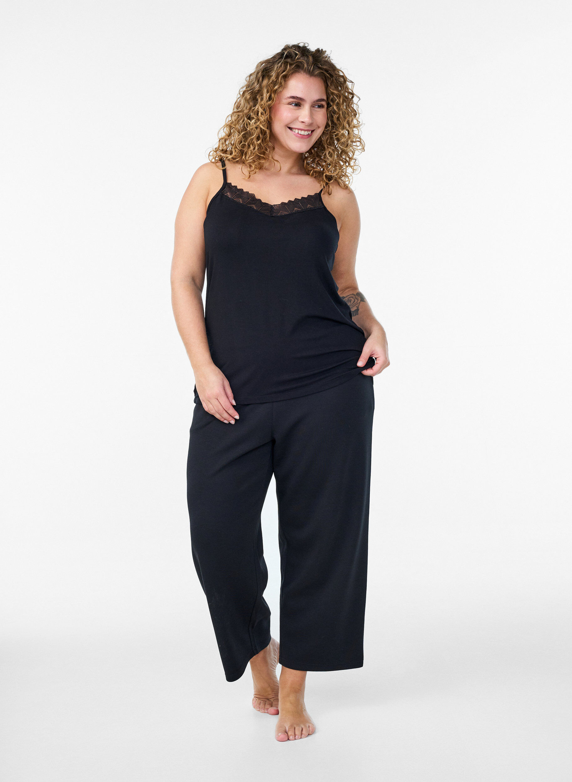 Zizzi Topp med spetsdetalj och spaghettiband, 0199, Model image number 1