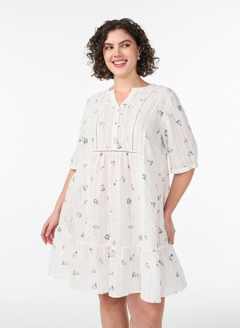 Kort viskoskl&auml;nning med spetsdekor och A-linjeformad sk&auml;rning, Vanilla, Model image number 0