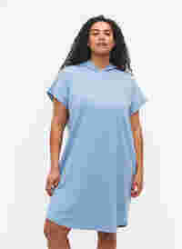 Kortärmad swetshirtklänning med huva, Faded Denim, Model