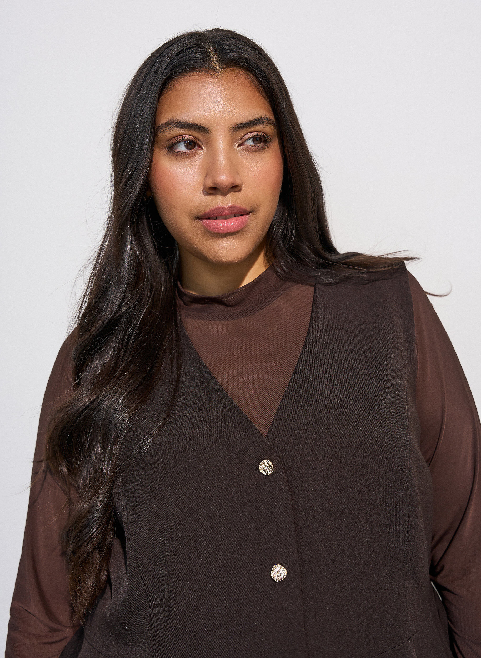 ZizziKritstrecksrandig v&auml;st med peplum, Brun, Model image number 3