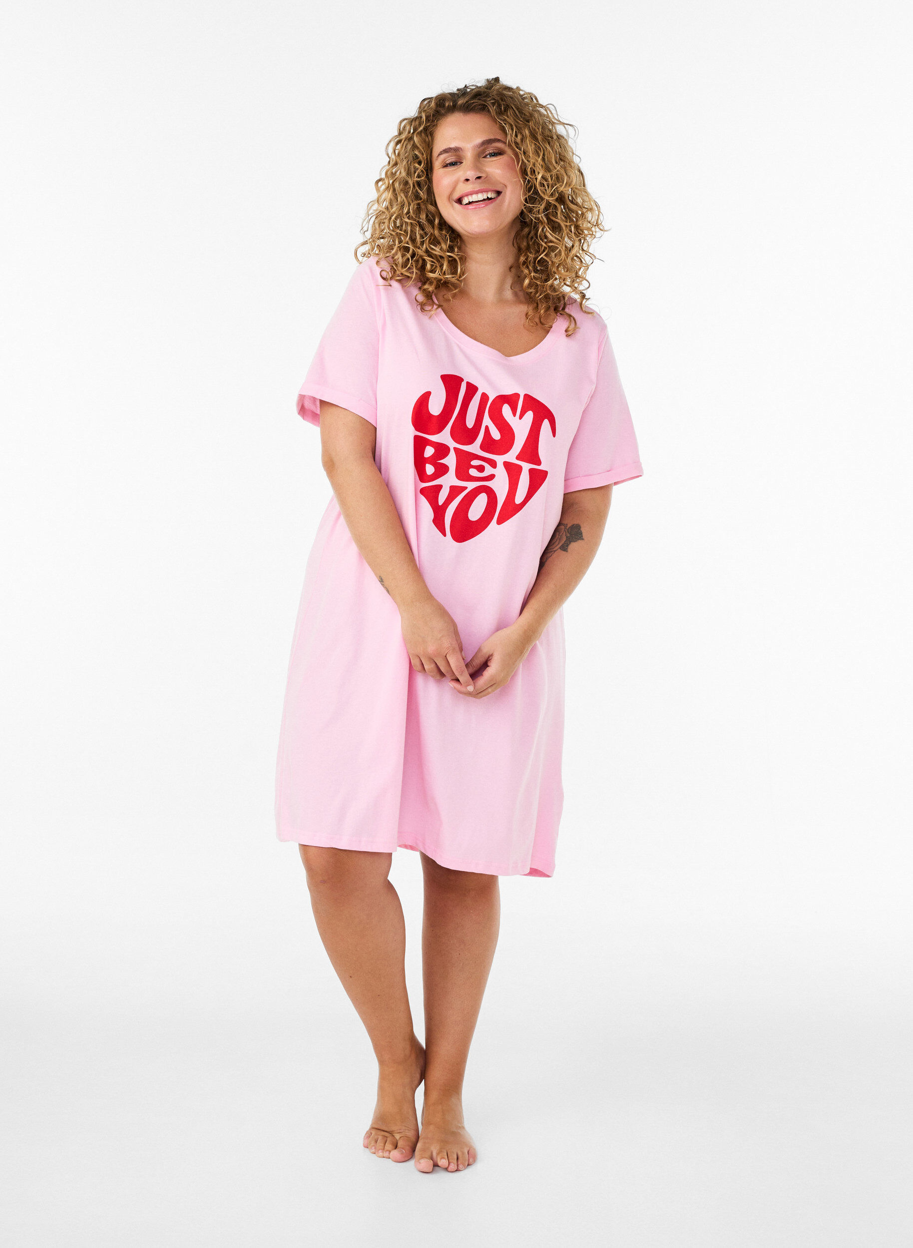 ZizziKort&auml;rmat nattlinne i ekologisk bomull, Rosa, Model image number 1
