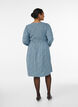 Kl&auml;nning med smock upptill och sm&aring;blommigt m&ouml;nster, Bl&aring;, Model image number 2