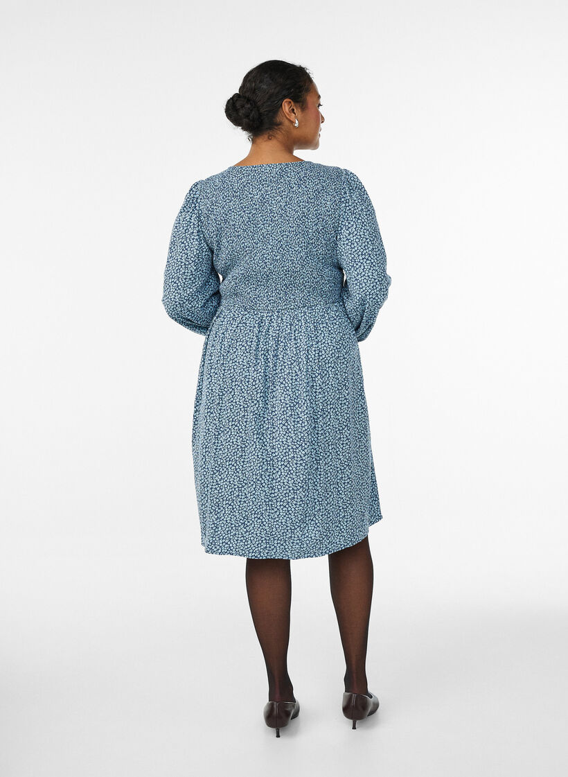Kl&auml;nning med smock upptill och sm&aring;blommigt m&ouml;nster, Bl&aring;, Model image number 2