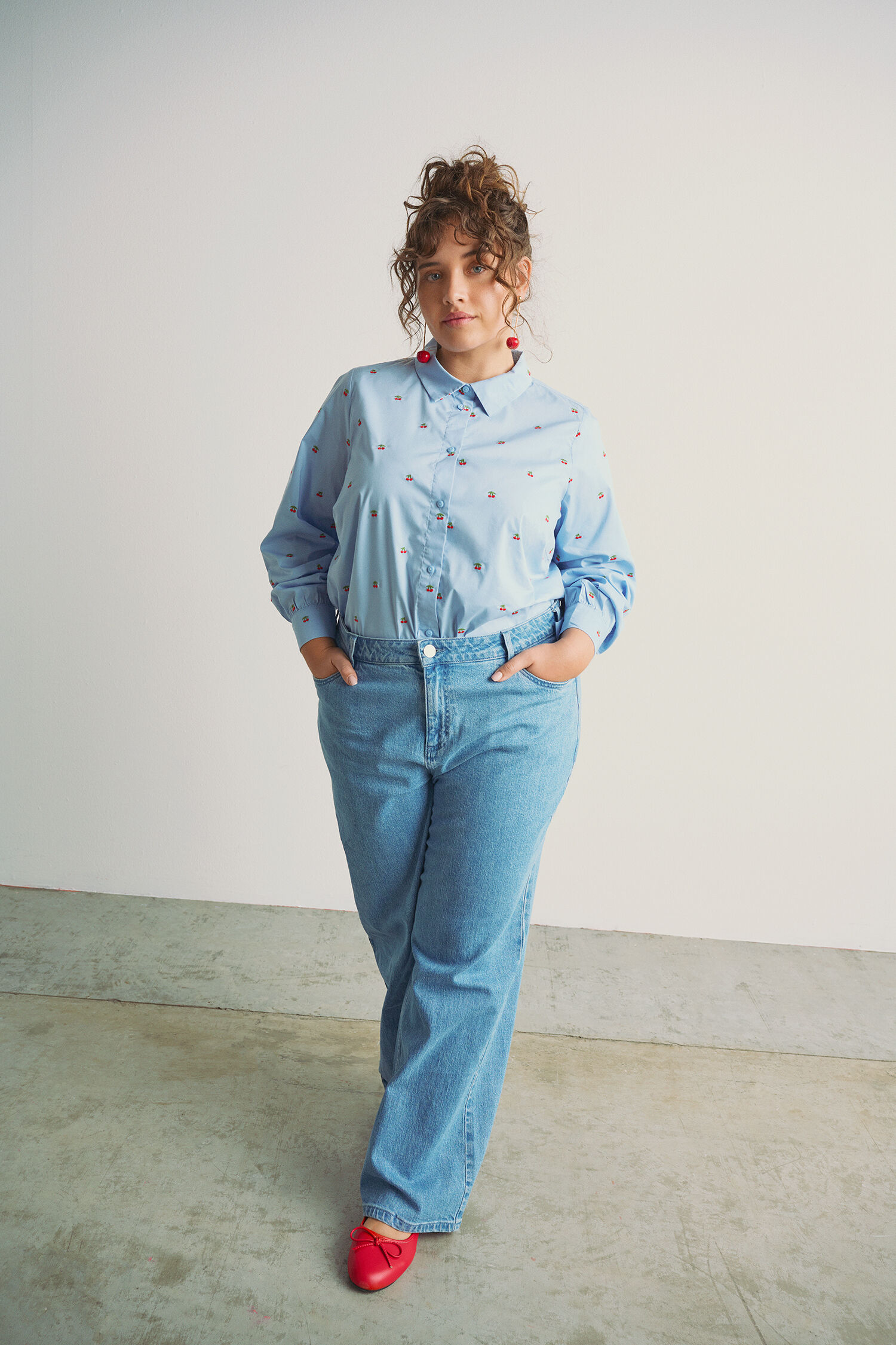 Skjorta med k&ouml;rsb&auml;r, , Model