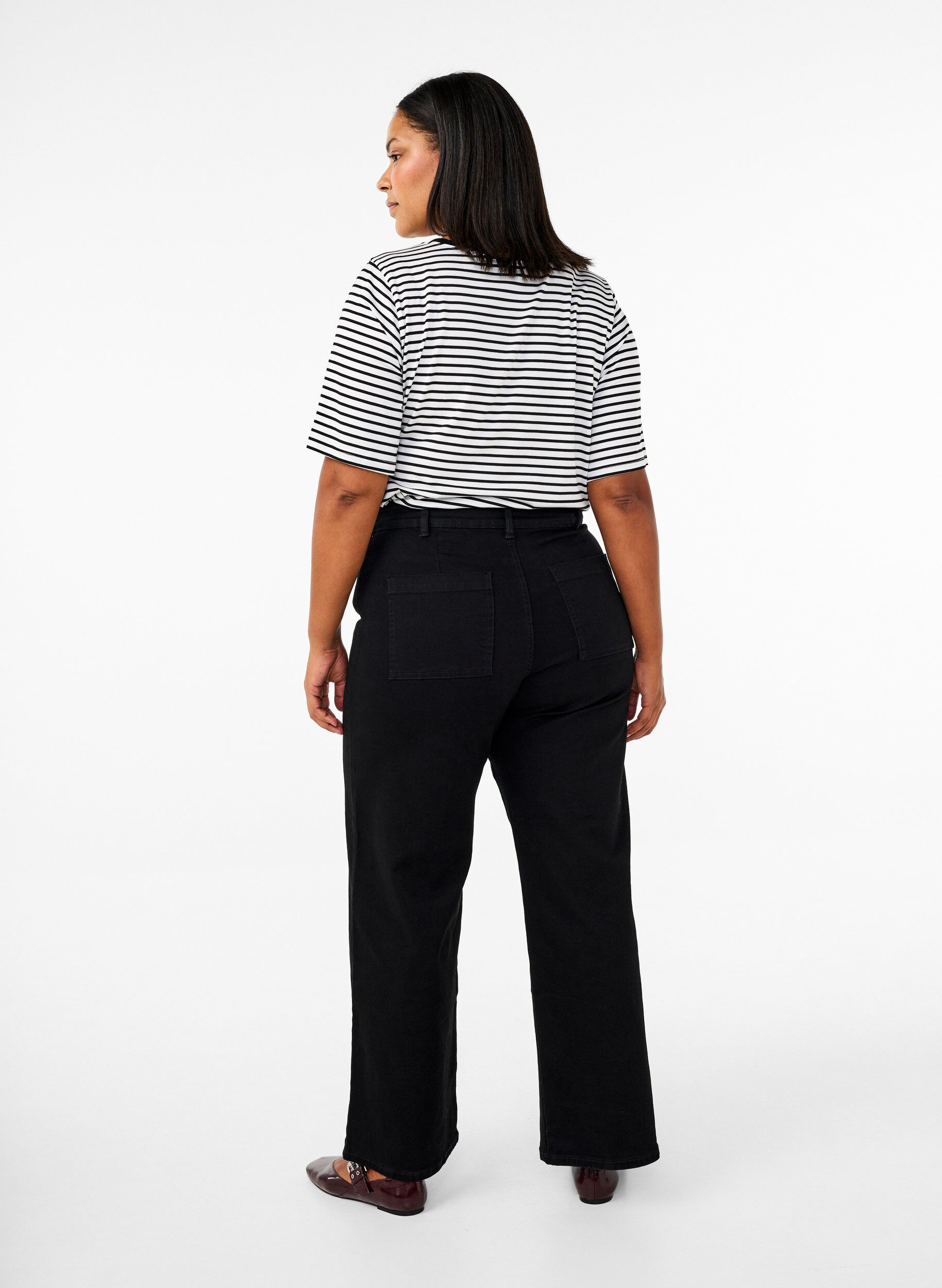 ZizziJeans med h&ouml;g midja och vida ben, Svart, Model image number 1