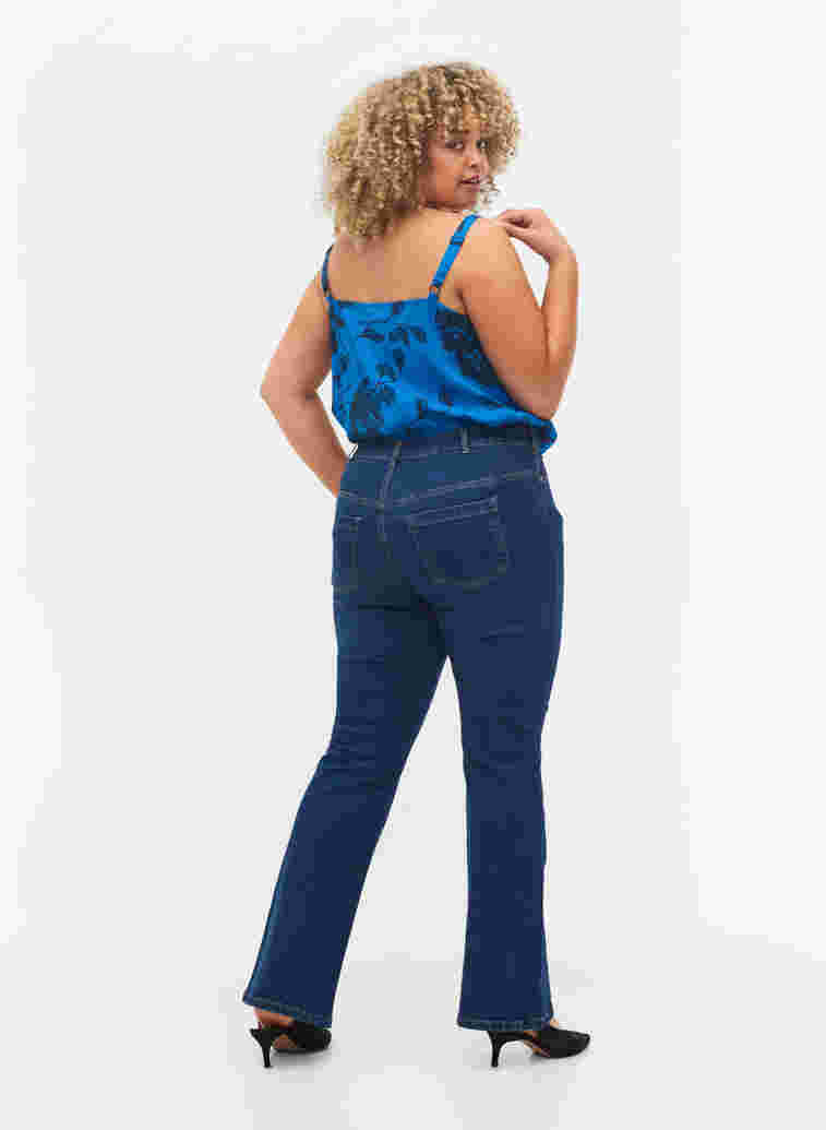 Ellen bootcut jeans med hög midja, Dark Blue, Model