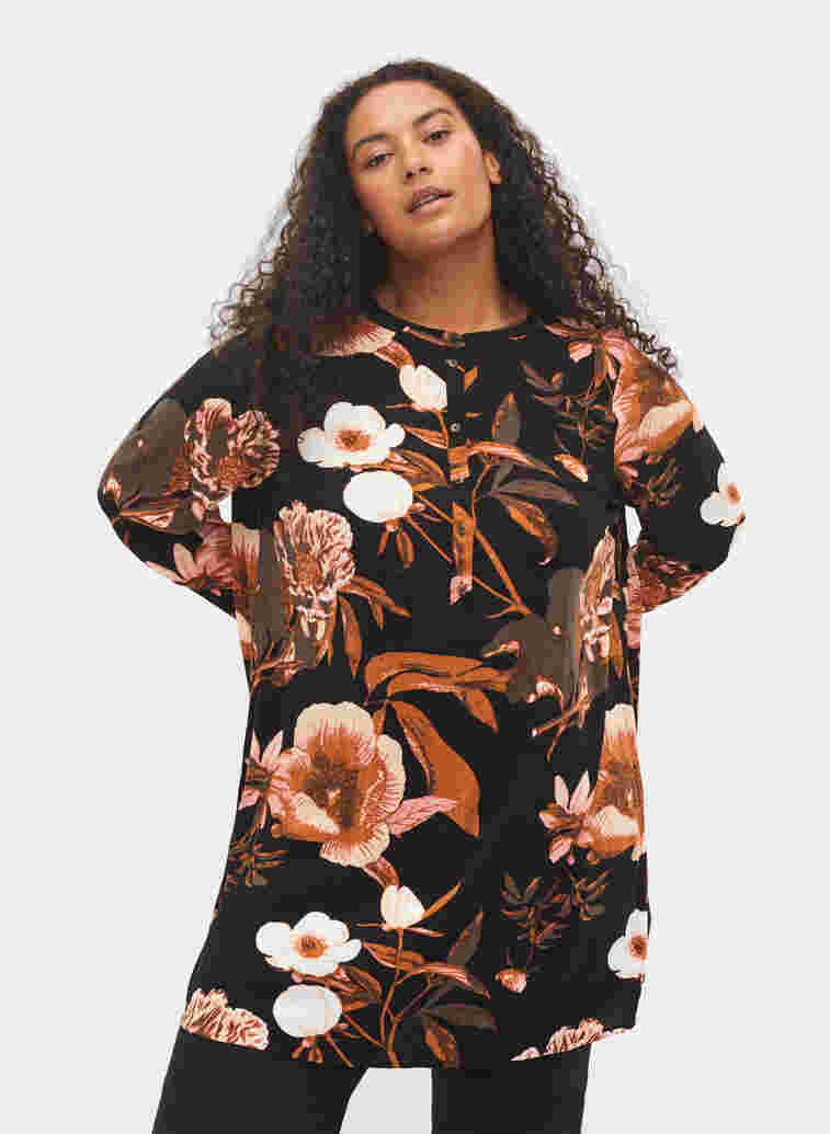 Blommig tunika i viskos med långa ärmar, Black Flower AOP, Model image number 0