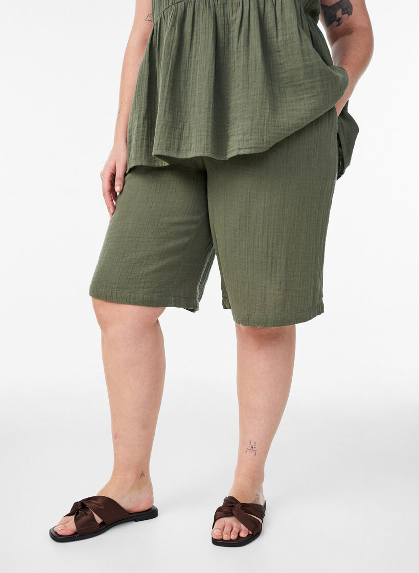 L&ouml;sa shorts i bomullsmuslin med h&ouml;g midja, Gr&ouml;n, Model image number 3
