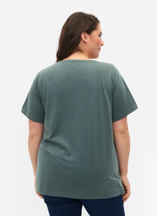 FLASH - T-shirt med v-ringning, Balsam Green, Model image number 1
