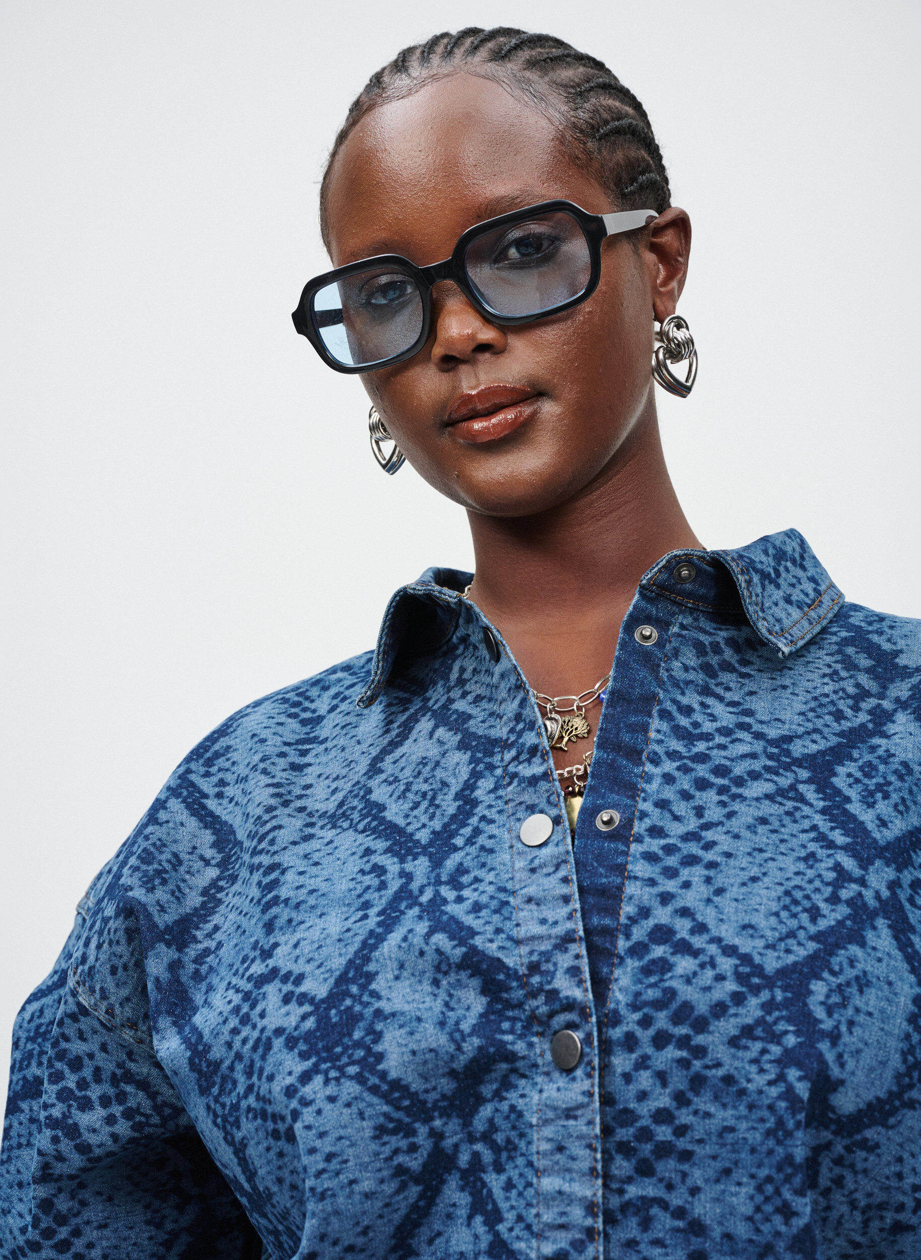 Zizzi L&ouml;s jeansskjorta med ormm&ouml;nster, Bl&aring;, Image image number 0