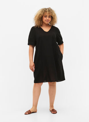 V-ringad klänning i bomullsblandning med linne, Black, Model image number 2