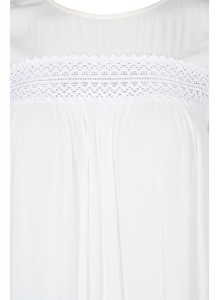 Viskosklänning med spetsdetaljer, Off White, Packshot image number 2
