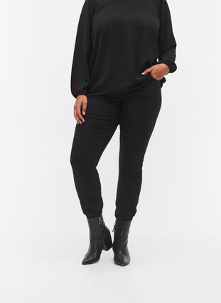 Extra slim Sanna jeans med normalhög midja, Black, Model image number 2