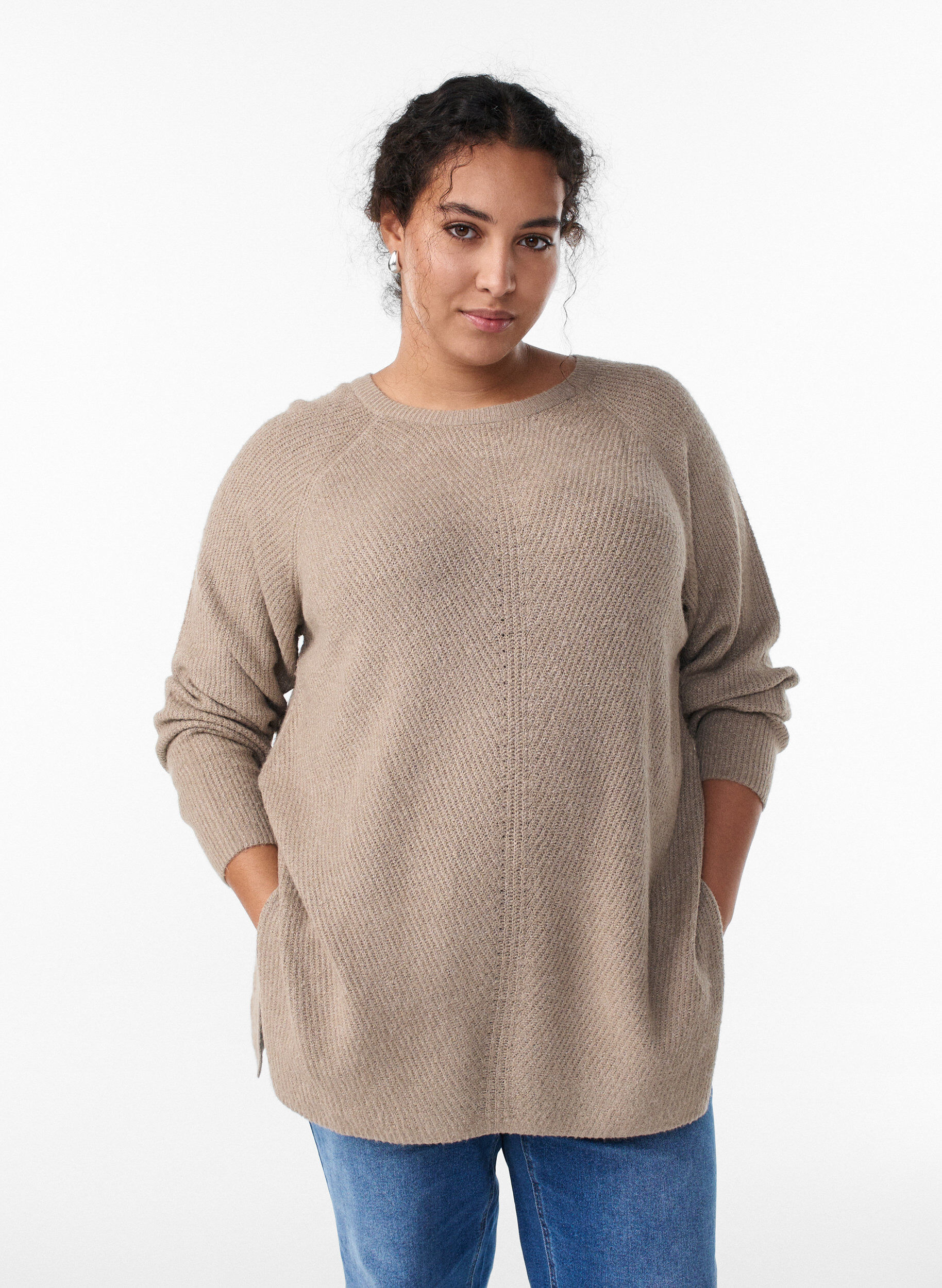 ZizziStickad tr&ouml;ja med diagonalt m&ouml;nster och raglan&auml;rm, Beige, Model image number 0