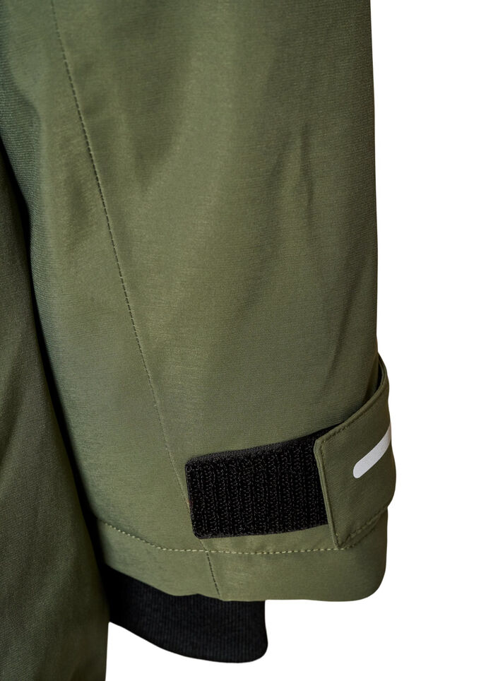 Vattenavvisande parkas med huva och funktionella detaljer, Gr&ouml;n, Packshot image number 4