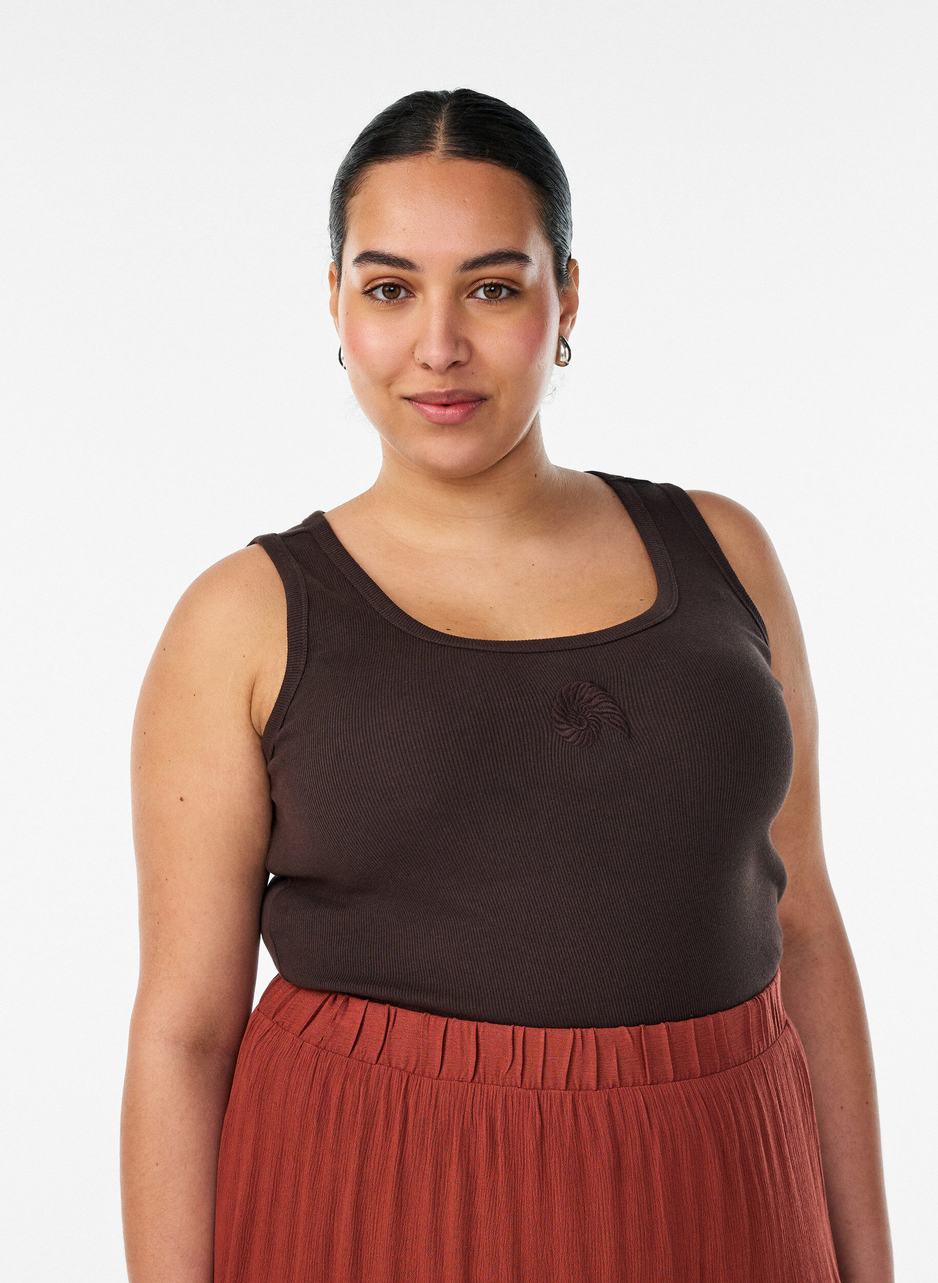 T&aring;tsittande topp med motiv, Brun, Model