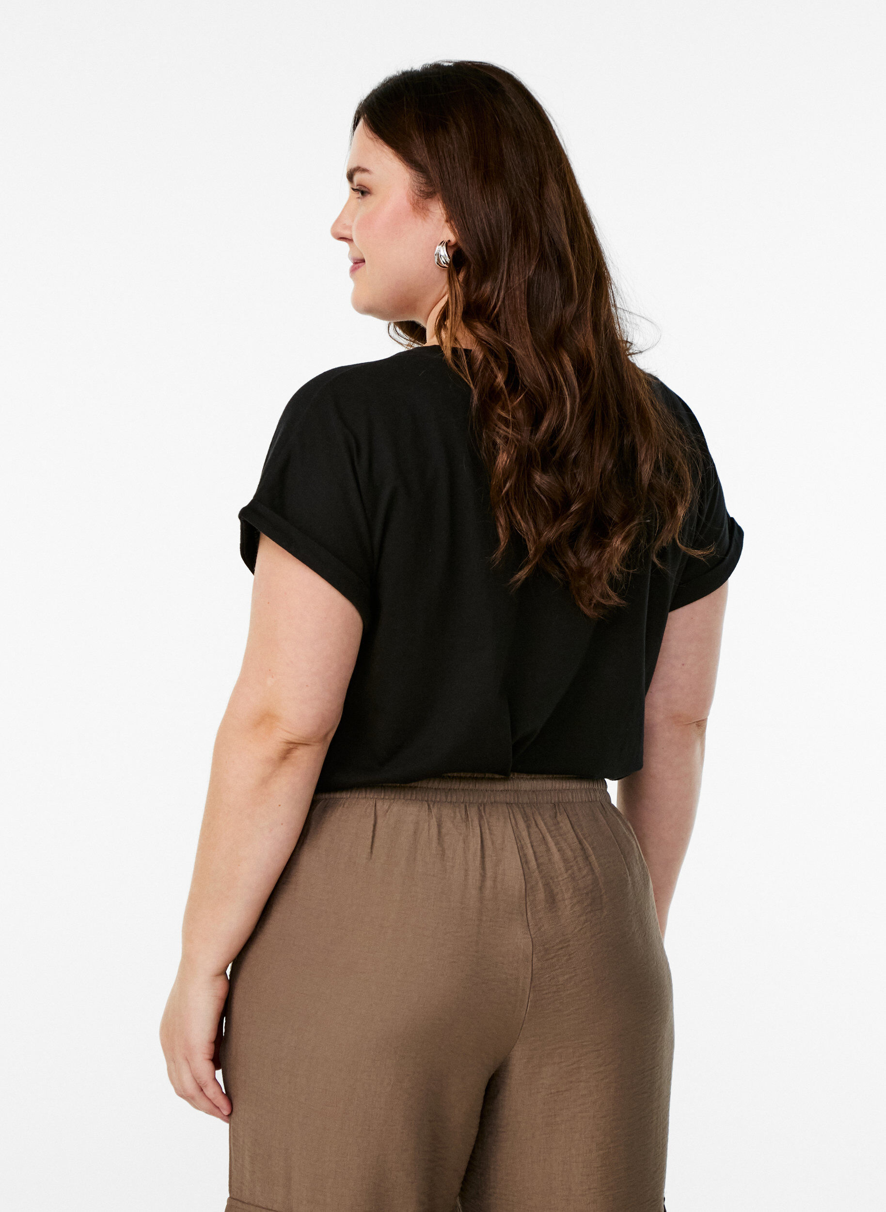 Zizzi Kort&auml;rmad t-shirt i bomullsblandning, Svart, Model image number 2